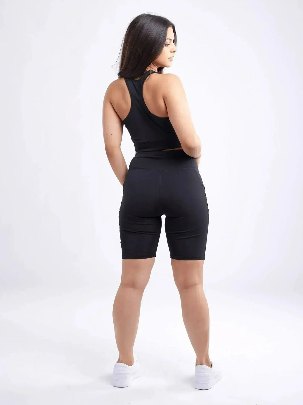 Racerback Training Crop Tank – Lightweight & Breathable for Workouts