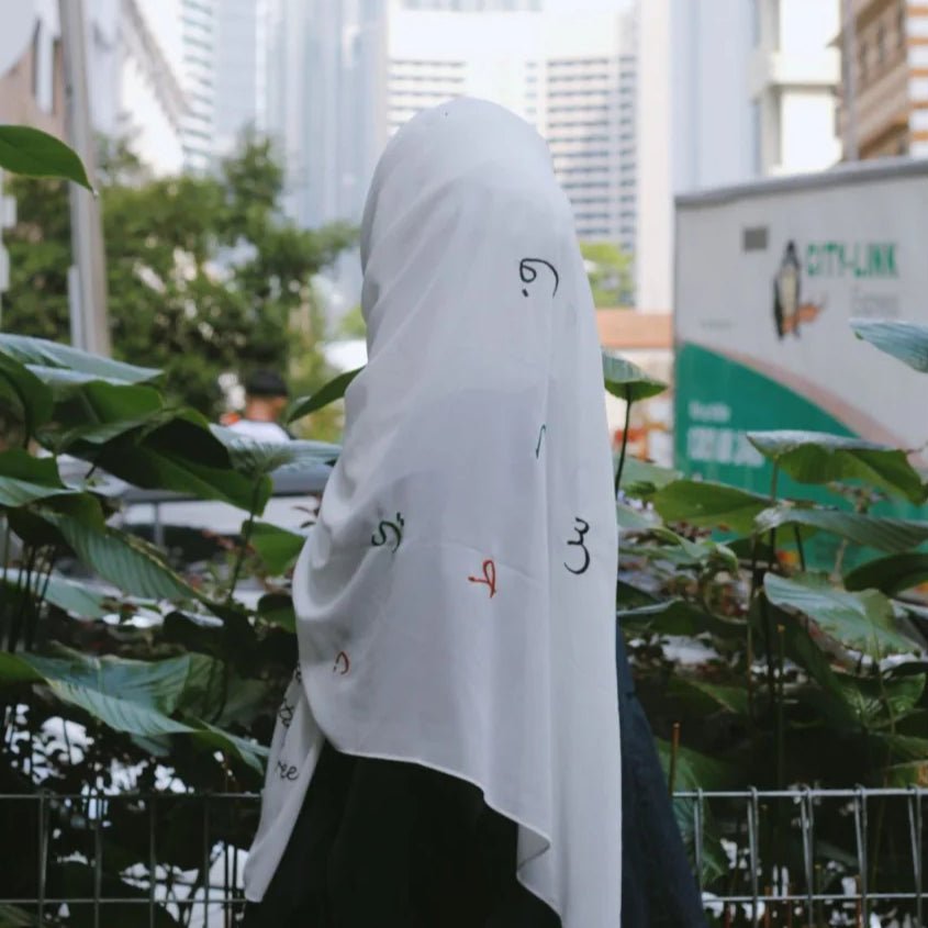 Free Palestine Chiffon Hijab – Cultural Statement Scarf with Arabic Letter Design (MH107）