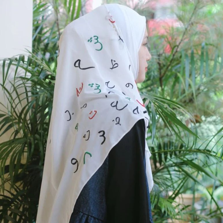 Free Palestine Chiffon Hijab – Cultural Statement Scarf with Arabic Letter Design (MH107）