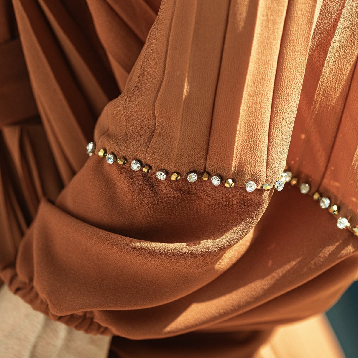 Hand-Beaded V-Neck Pleated Maxi Dress | Bubble Sleeve Crystal Embellished Gown(MS212)