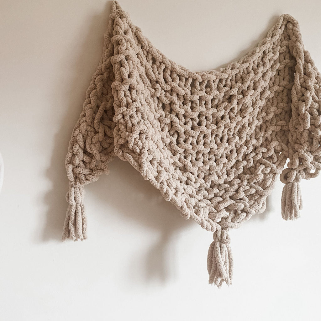 Hickory Tree Arm Knit Shawl Pattern – Easy Beginner Arm Knitting Project