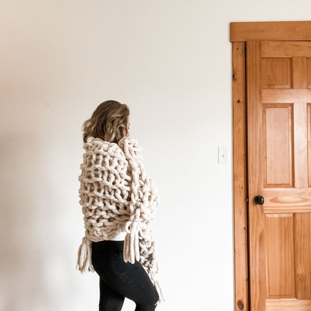 Hickory Tree Arm Knit Shawl Pattern – Easy Beginner Arm Knitting Project