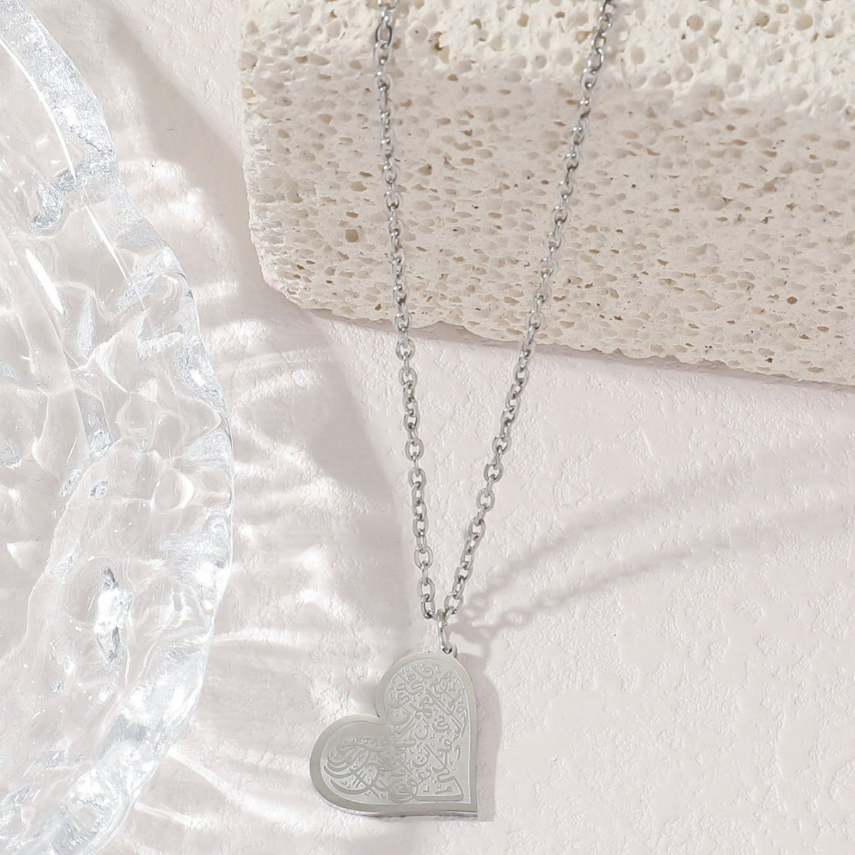 High-End Engraved Love Titanium Steel Necklace (MAC232)（WITH GIFT BOX）