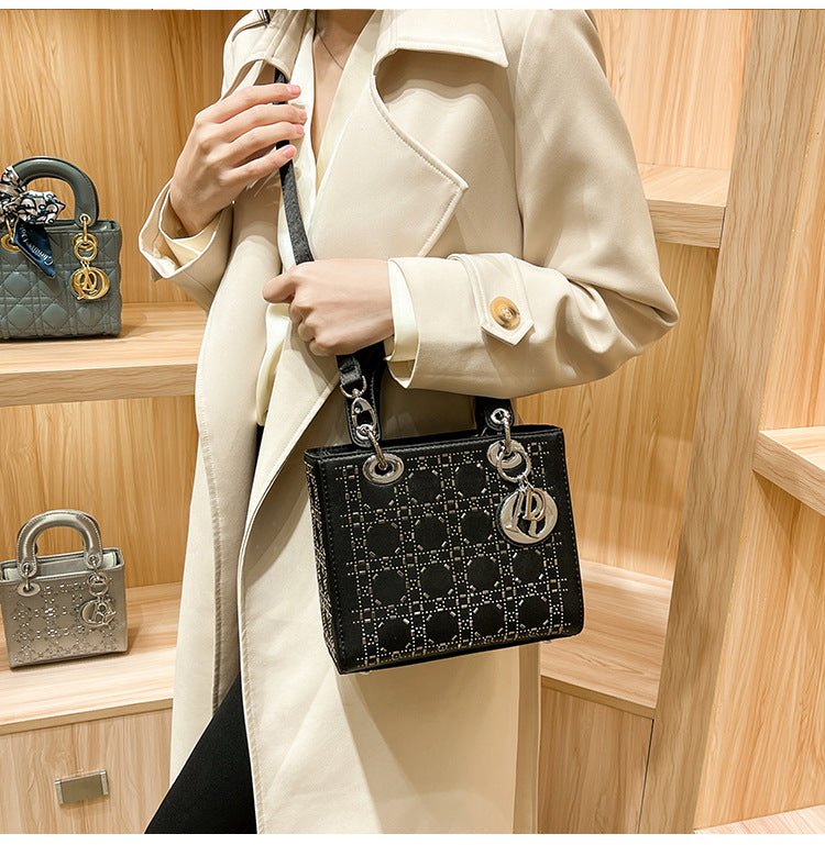 Hot diamond heavy industry high-end satin Princess Diana bag（MAC220）