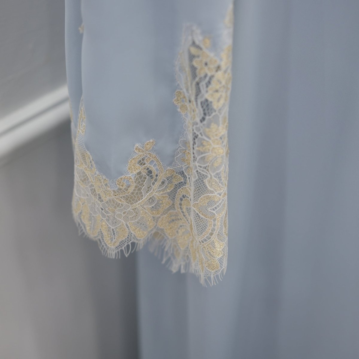 Lace-Panel Flared-Sleeve Open Abaya with Pockets(MOA332)