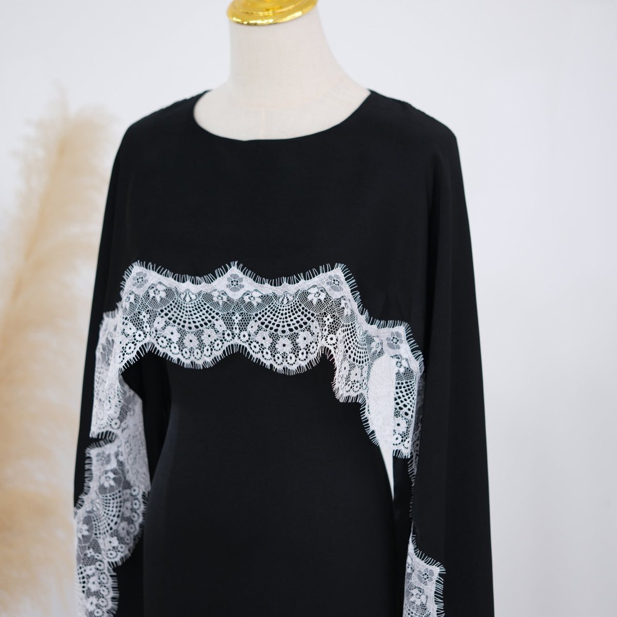 Lace Splice Satin Maxi Dress with Fixed Cape(MS438)