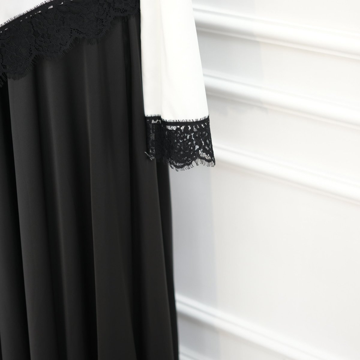Lace Trim Contrast Panel Satin Top(MS407)