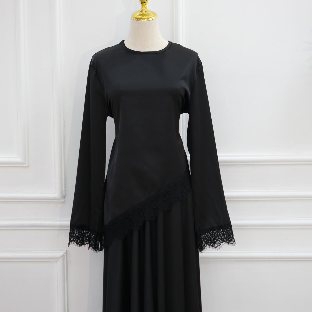 Lace Trim Contrast Panel Satin Top(MS407)