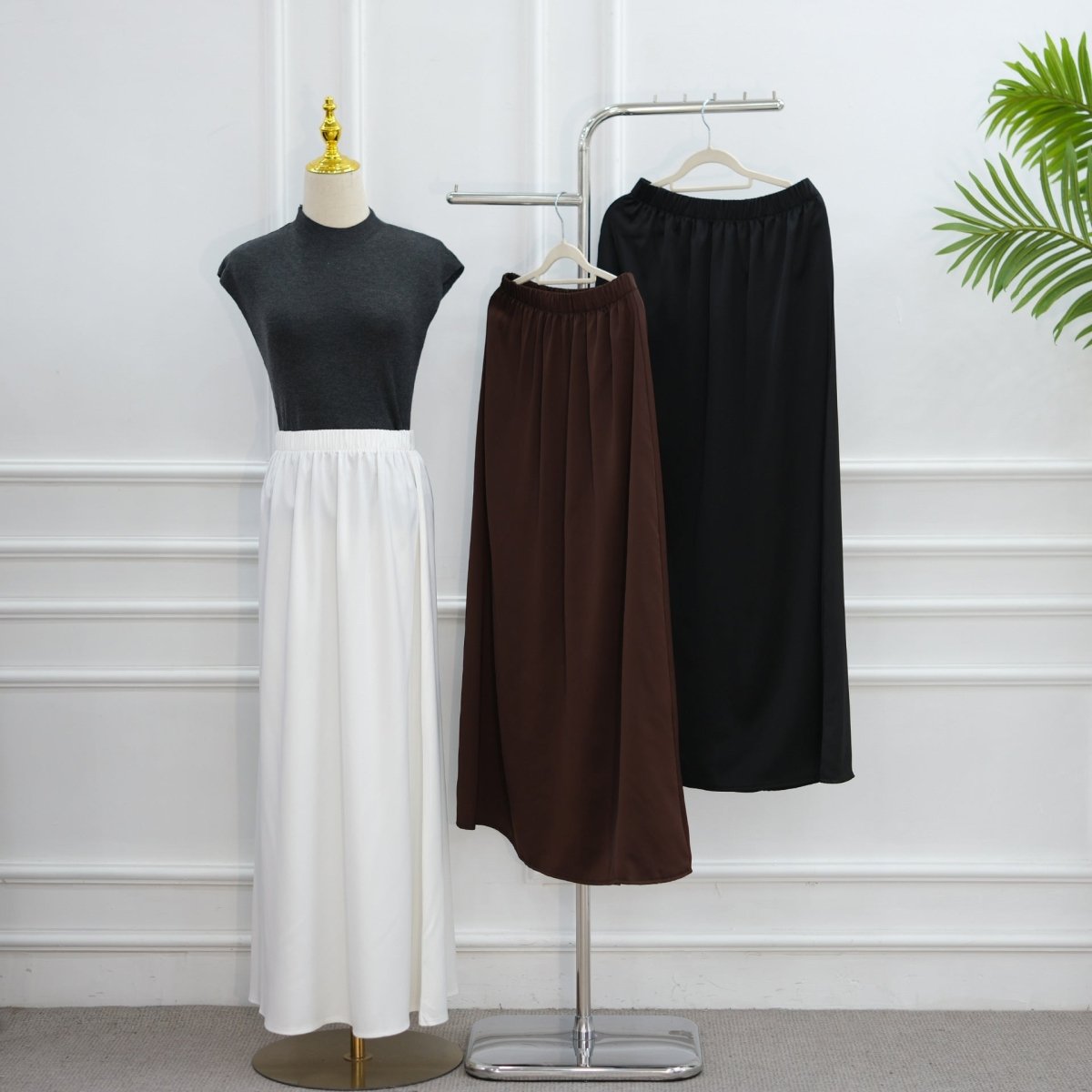 Lace Trim Contrast Panel Satin Top(MS407)