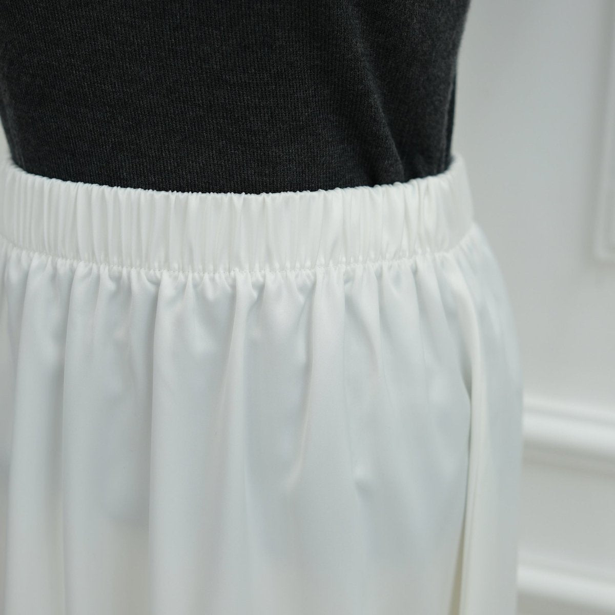 Lace Trim Contrast Panel Satin Top(MS407)