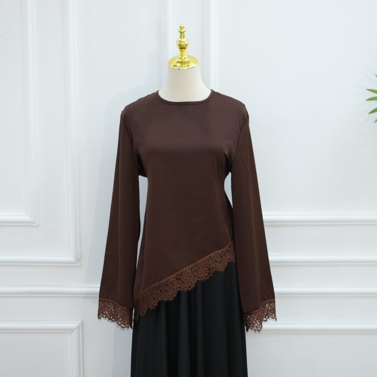Lace Trim Contrast Panel Satin Top(MS407)