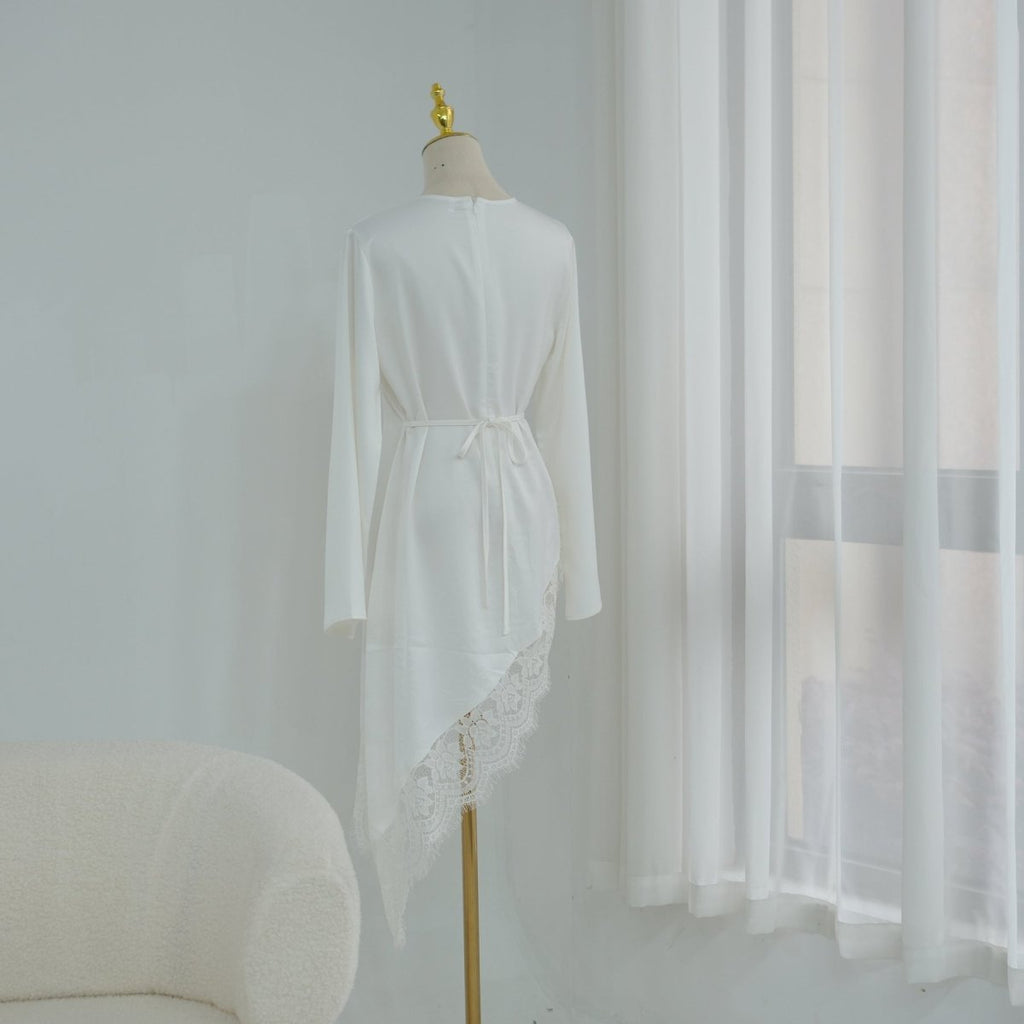 Lace Trim Contrast Panel Satin Top(MS408)