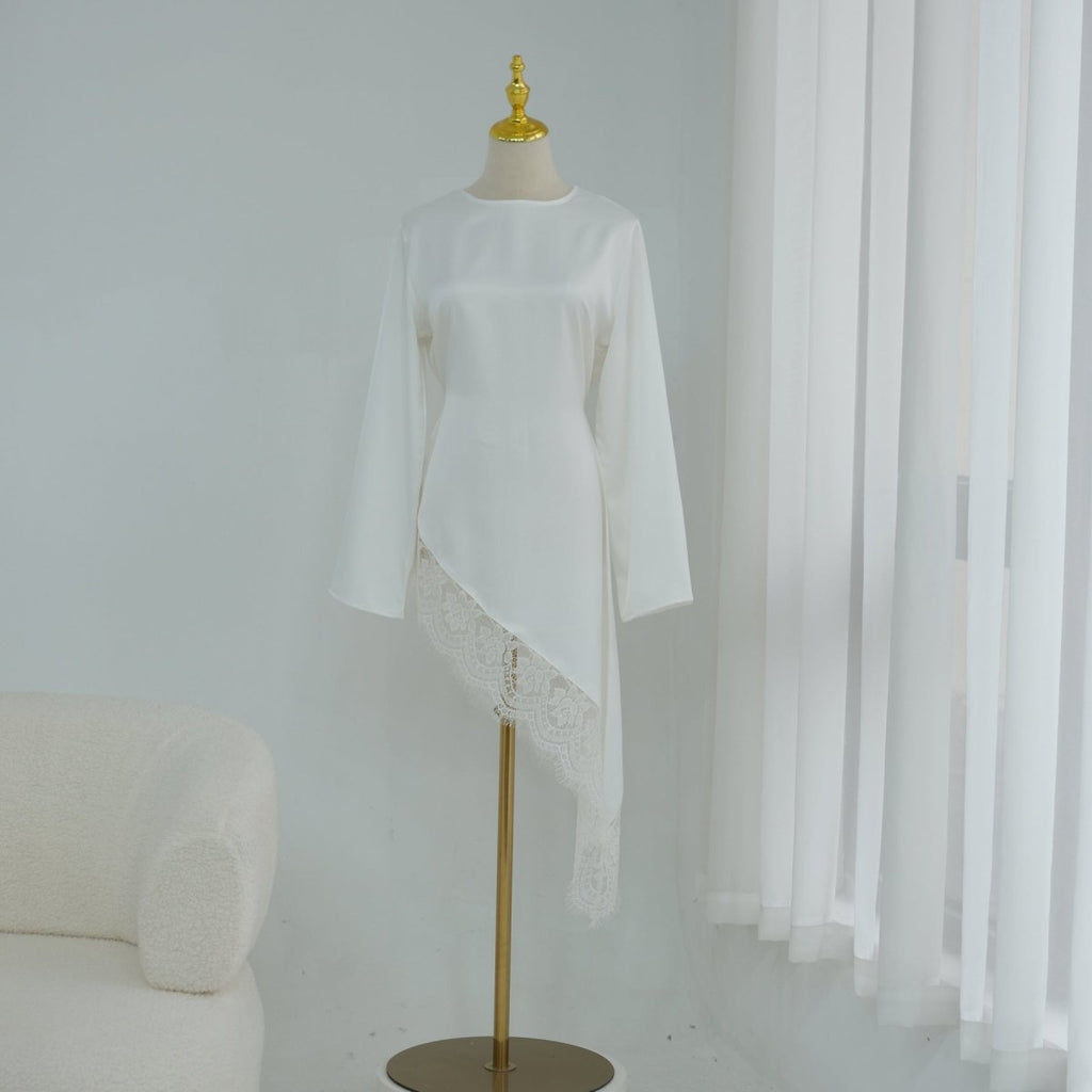 Lace Trim Contrast Panel Satin Top(MS408)