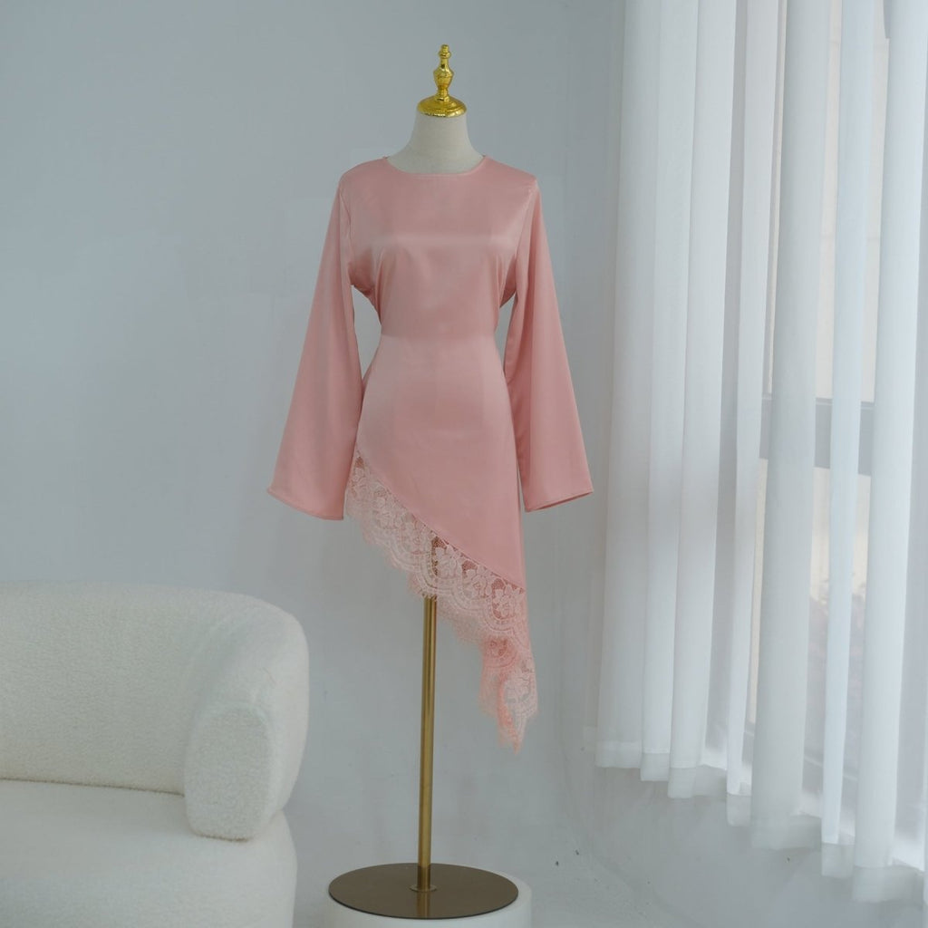 Lace Trim Contrast Panel Satin Top(MS408)