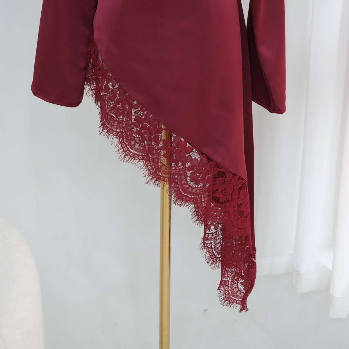 Lace Trim Contrast Panel Satin Top(MS408)