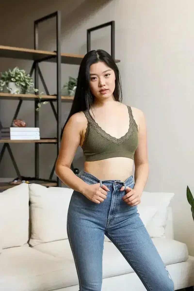 Lace Trim Padded Bralette - Comfortable Everyday Bra | Femstylo