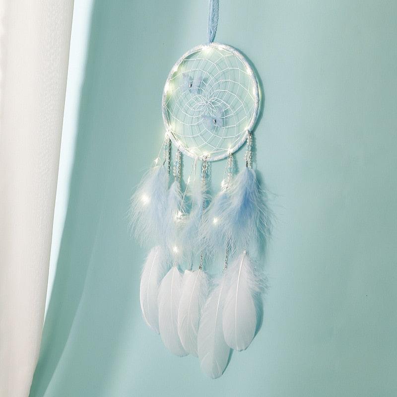 LED Dream Catcher Lamp Flying Wind Chimes Lighting Dream-catcher Handmade Ornaments Traditional Gifts Feather Pendant Romantic Creative Wall Hanging Home Wall Decoration Ornament Craft Native American Style