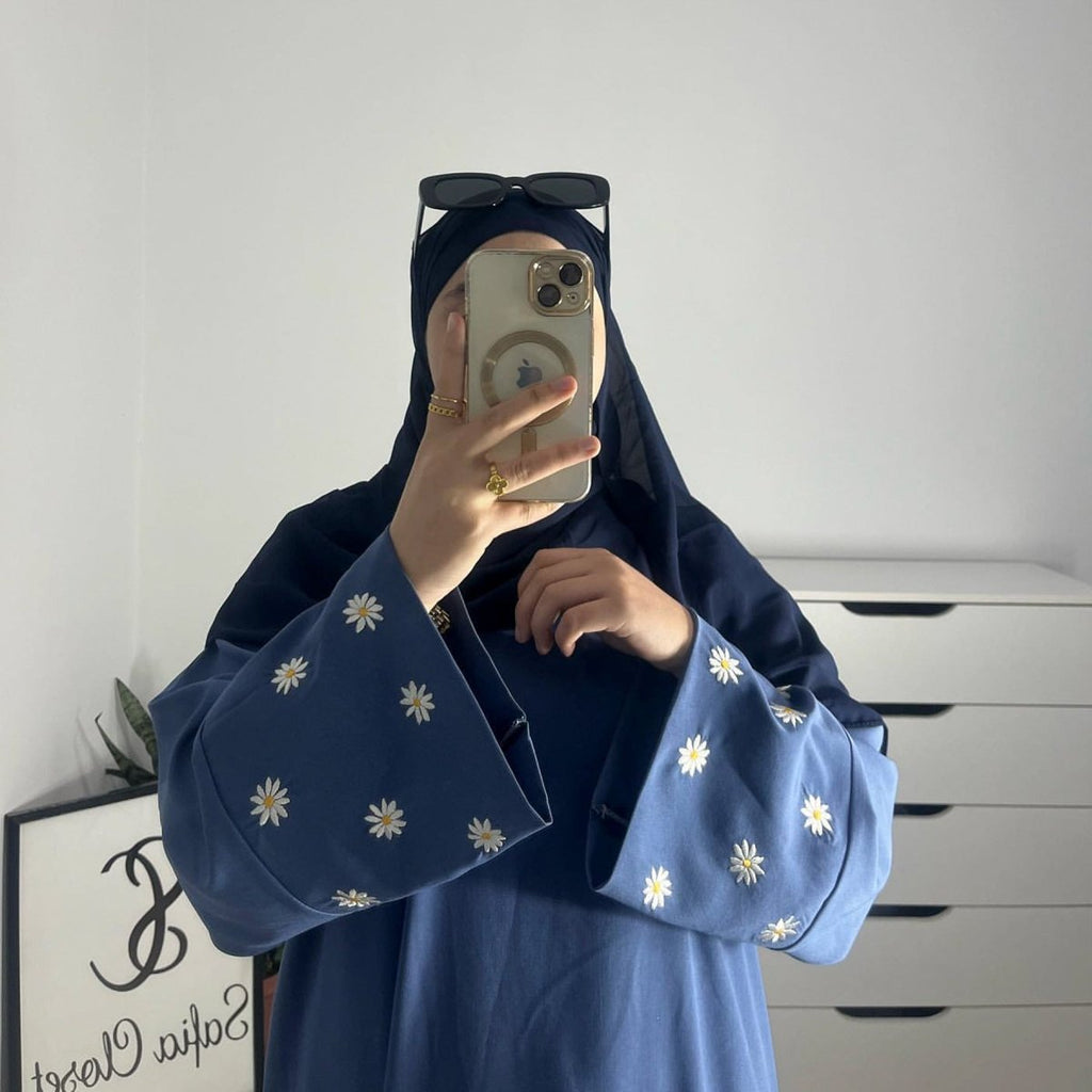 Daisy-Embroidered Abaya (MA089)