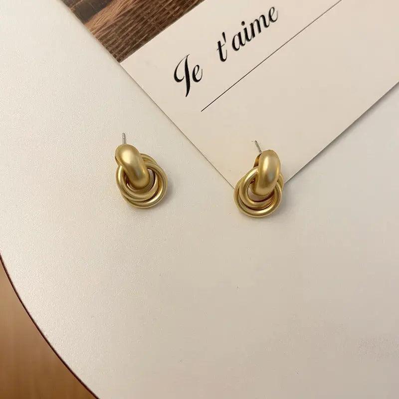 MAC064 Interlocking Circle Earrings