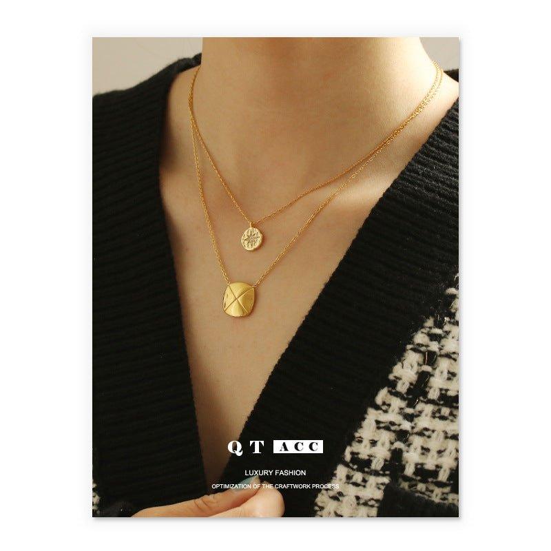 MAC084 North Star Coin Button Pendant Necklace