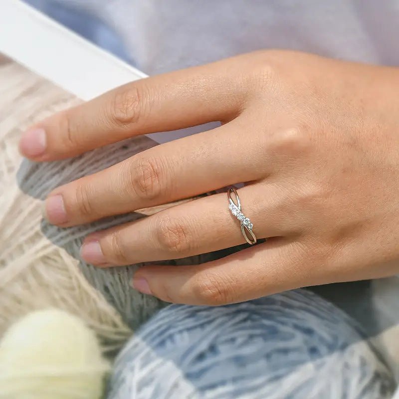 MAC162 Simple Micropaved Cross Hollow Ring