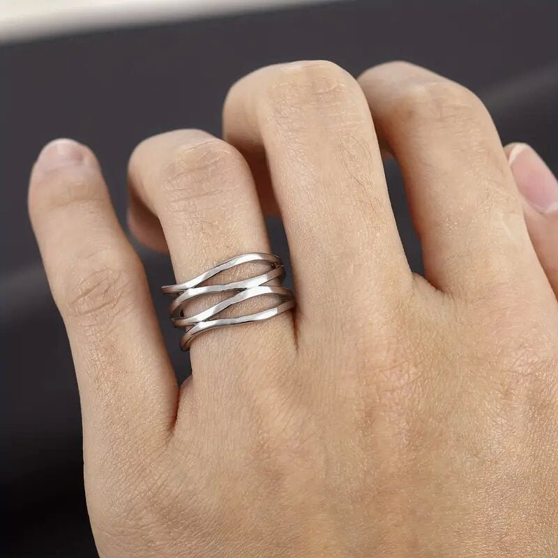 MAC166 Simple Geometric Lines Hollow Ring