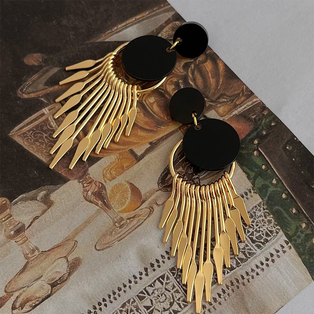 Medieval Tassel Black Gold Earrings(MAC197)