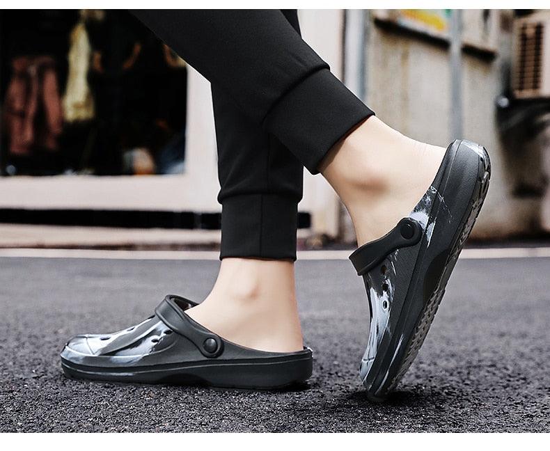 Men's Summer Hole Shoes Soft Rubber Lightweight Garden Clogs Couples Arch Support Clogs Garden Shoes Slip-on Outdoor Beach Slippers Mixed Colors Sandals