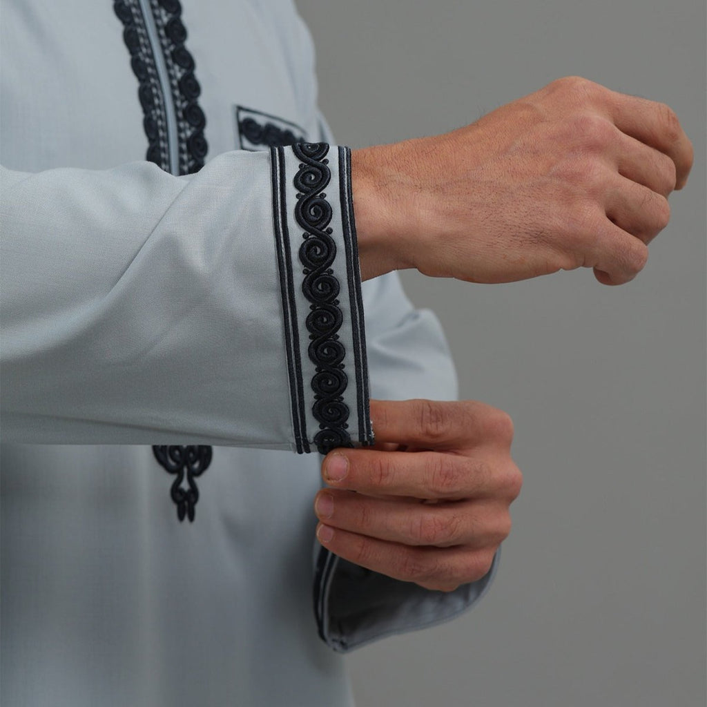 Men's Hooded Embroidered Thobe with Pockets (MT037)