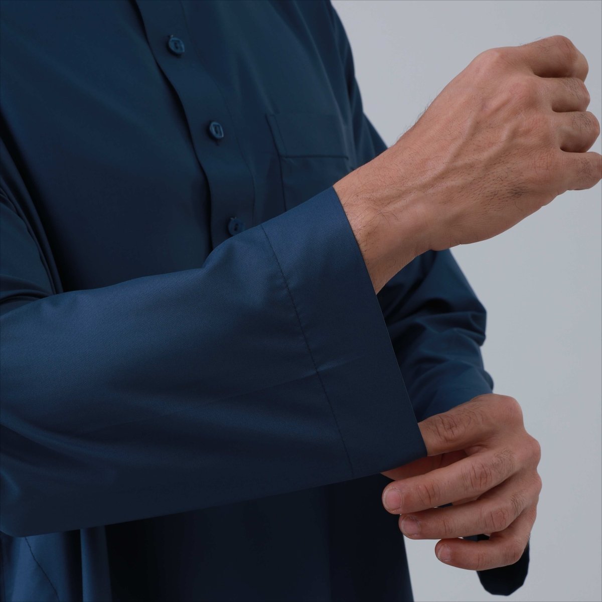 Men's Solid Color Thobe with Button Placket (MT036)