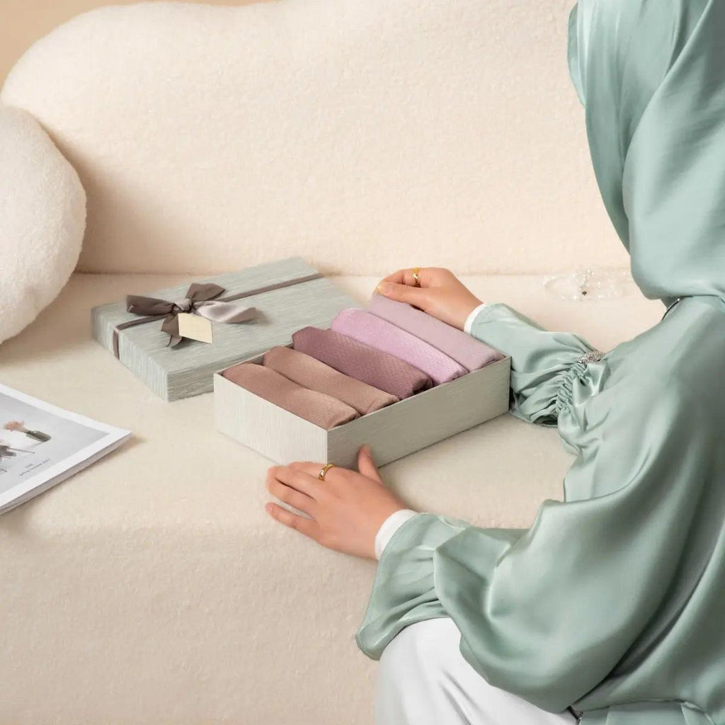 Textured Satin Star Hijab Gift Set Box (MH050)