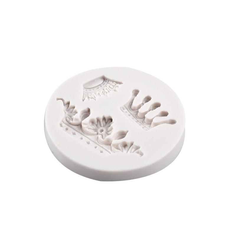 Mini Crown Silicone Mold Creative Cake Decoration Tool Practical Cake Mold Chocolate Mold Baking Tool Accessories Cake Tool Crown Fondant Silicone Molds Chocolate Candy Cake Decorating Tools Cake Supplies