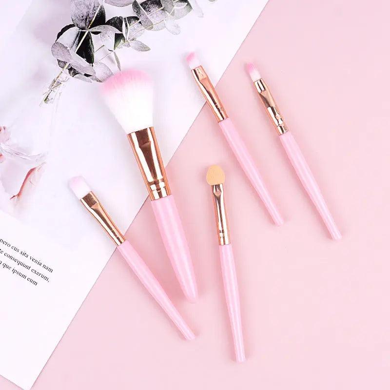 MMU022 mini eyeshadow brush