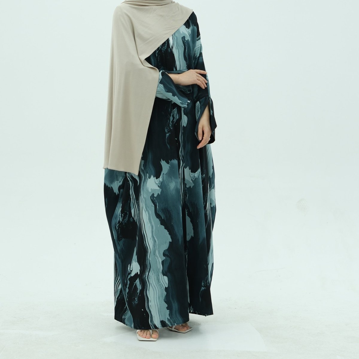 Modest Islamic Fashion Artistic Floral Geometric Designs Elegant Printed Cardigan Abaya (MOA154)