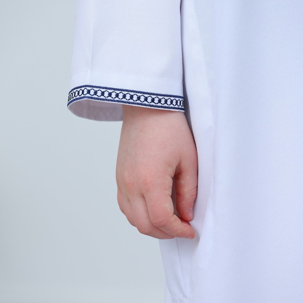 Muslim Boys Embroidered Hooded Thobe with Pockets (MKB014)