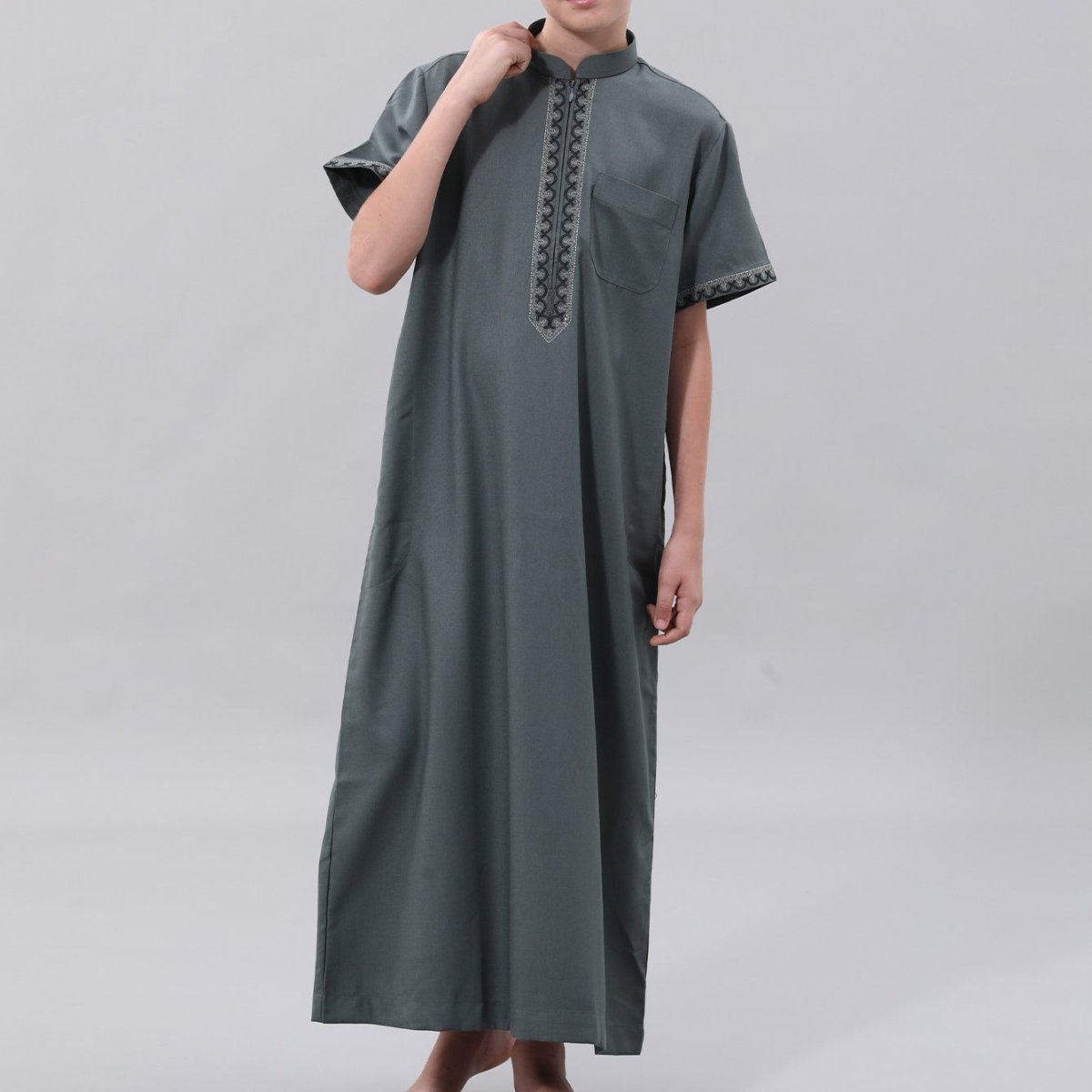 Muslim Boys Embroidered Thobe with Pockets (MKB013)