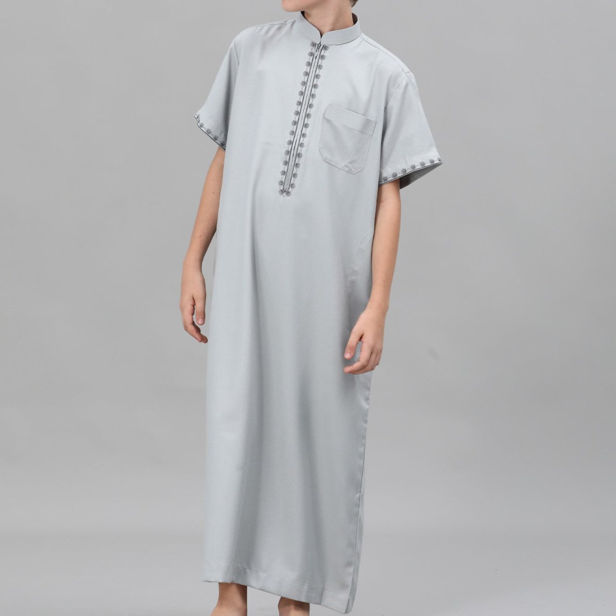 Muslim Boys Embroidered Thobe with Pockets (MKB013)