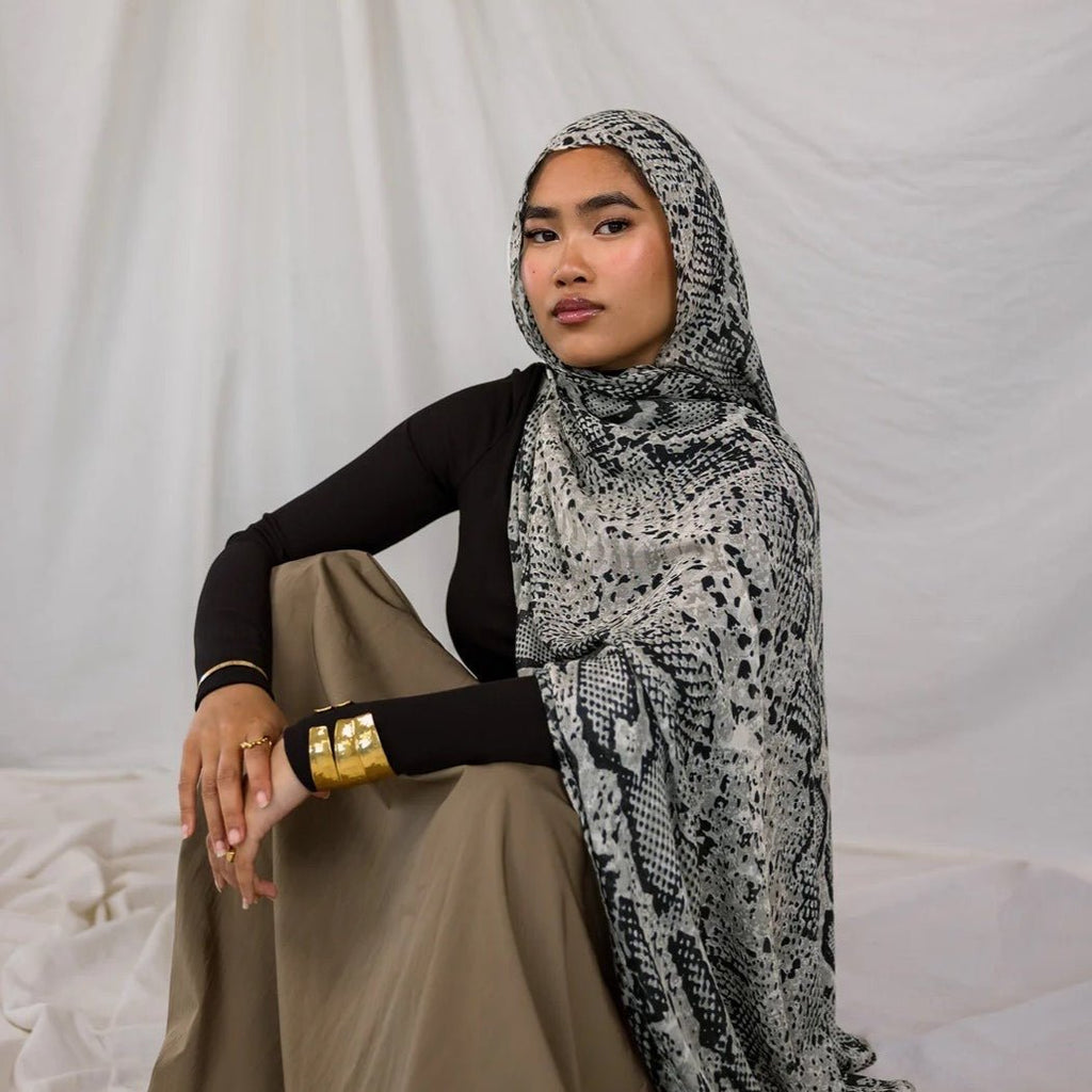 Painted Watercolor Cotton Hijab in Bohemian Style (MH141)