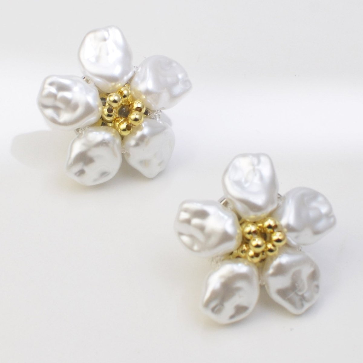 Pearl Flower Button Covers | Decorative Shirt Button Clips(MAC358)