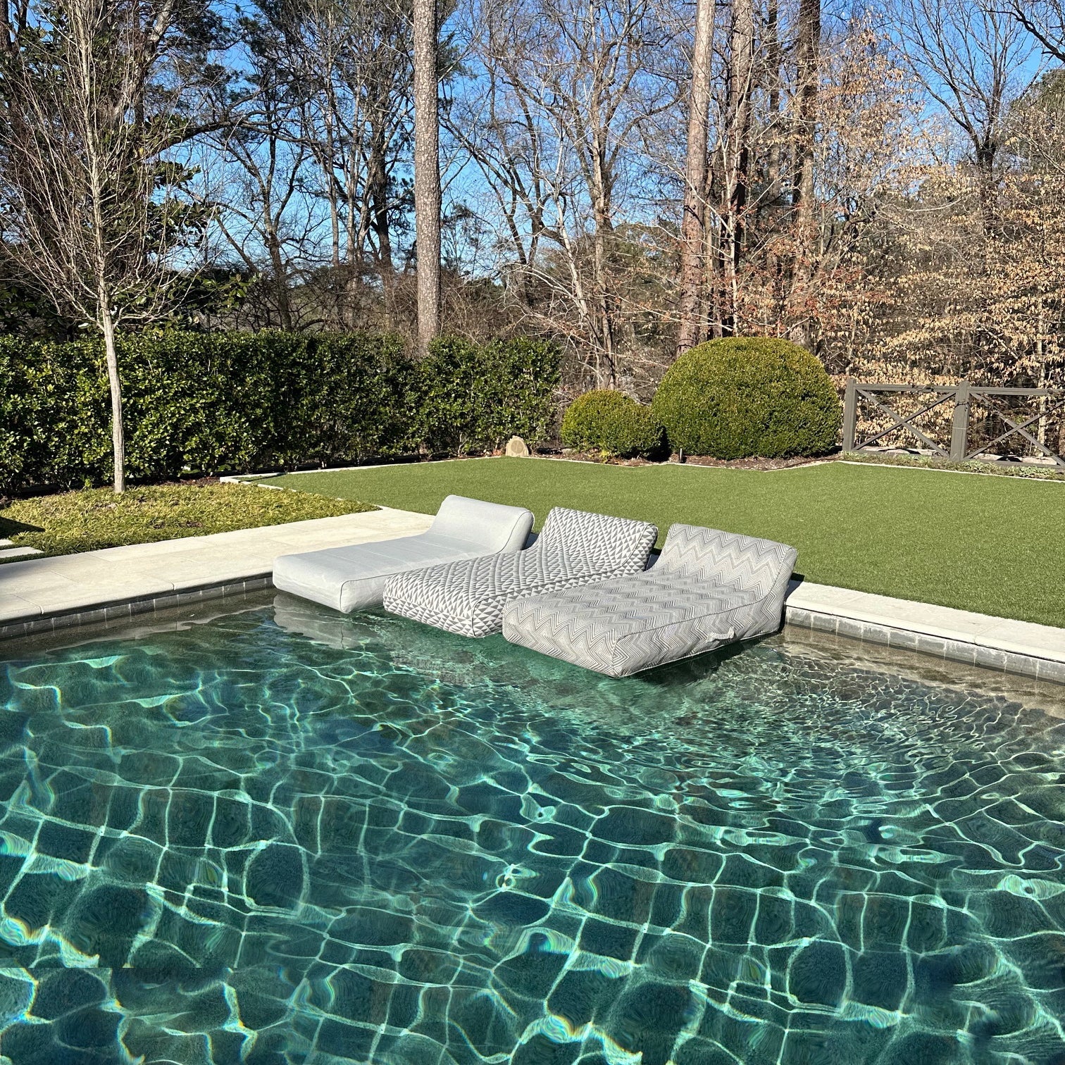 Luxe Linen-Like Inflatable Pool Lounge-Charcoal Linen