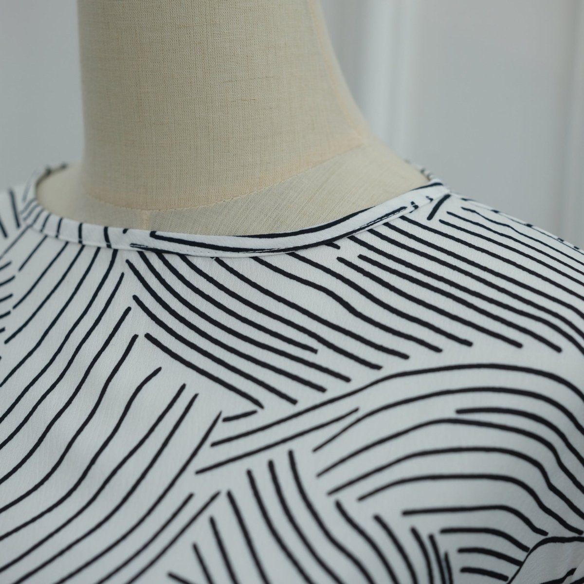 Printed Washed-Crinkle Bell Sleeve Maxi Dress(MS474)
