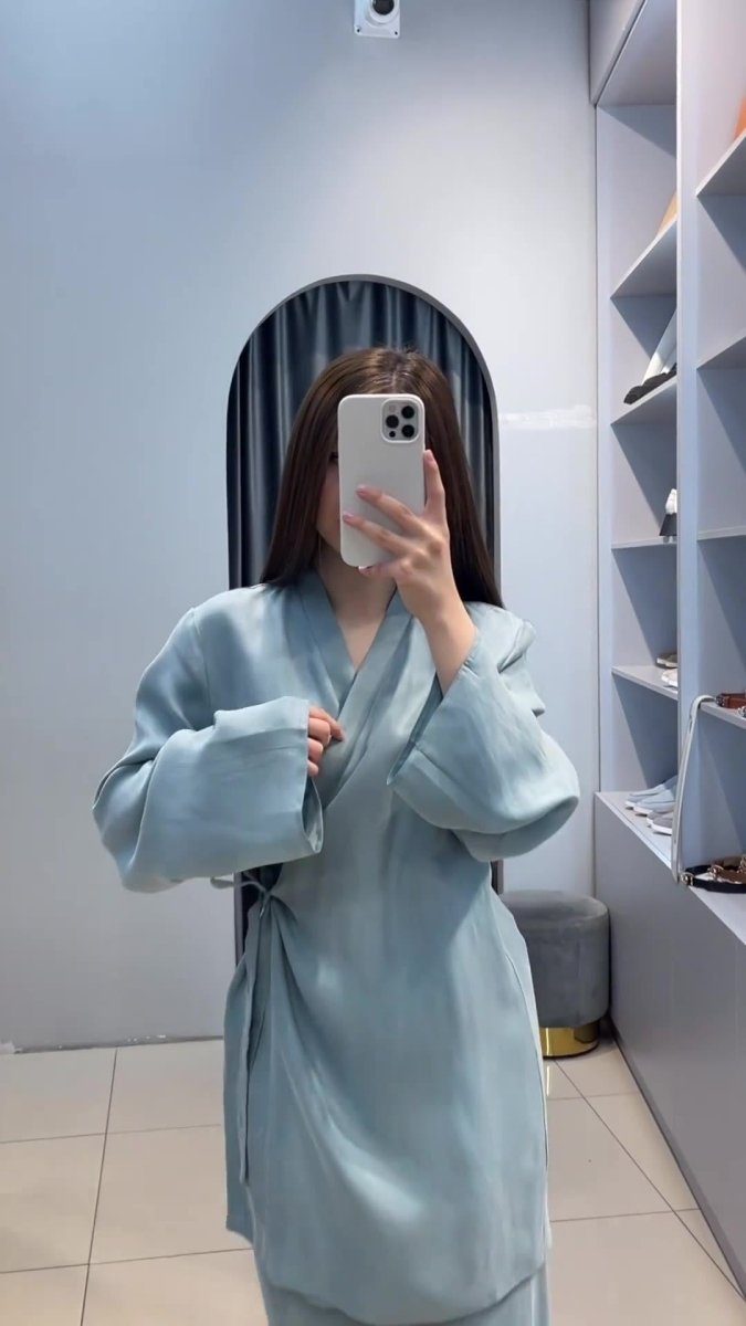 Relaxed Kimono Sleeve Sky Blue Glazed Forged Waist Pajama-Style Abaya Dress Set(MA209)