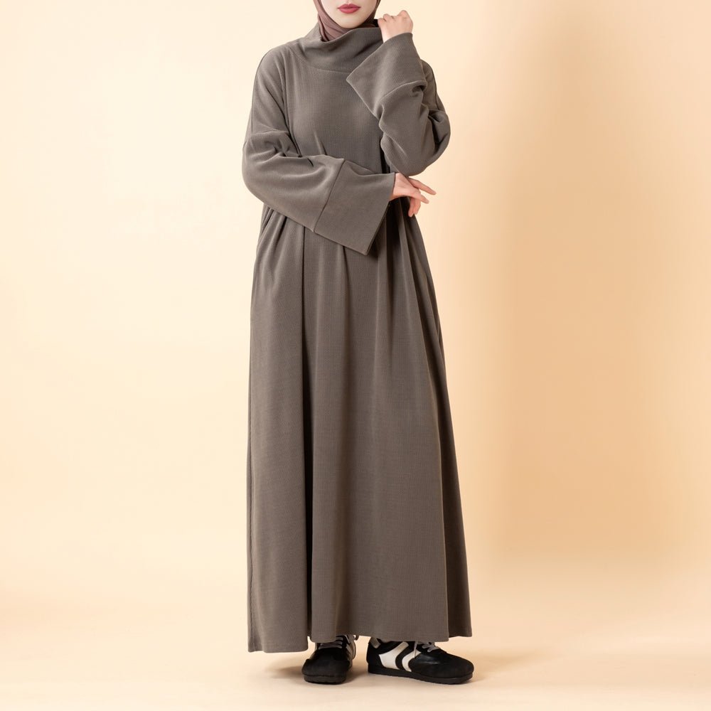 Relaxed Turtleneck Abaya with Pockets (MA383)