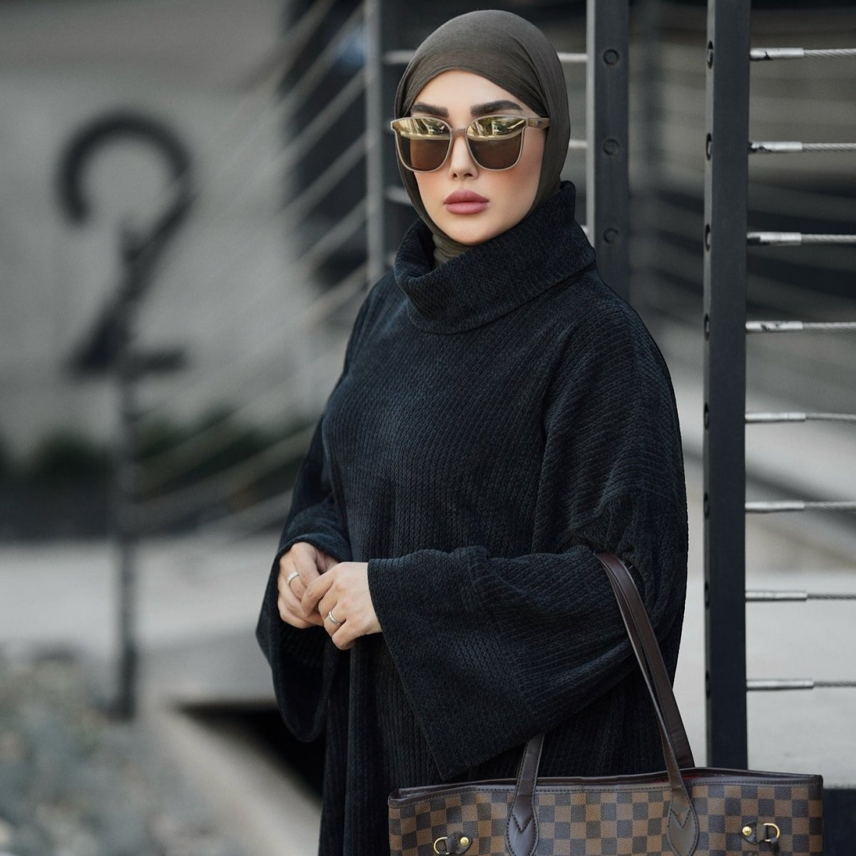 Relaxed Turtleneck Abaya with Pockets (MA383)