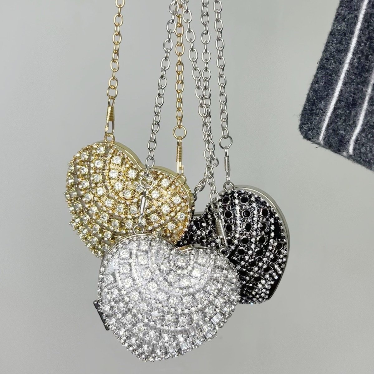 Sparkling Heart-Shaped Crossbody Bag Everyday Glam Diamond-Studded Mini Purse (MAC279)