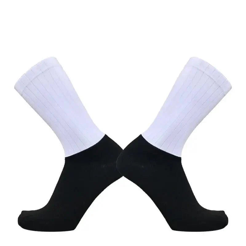Stylish Summer  Breathable Cycling Socks For Men Anti Slip Seamless Sports Cycling Socks For Men Modern Design Running Sports Socks