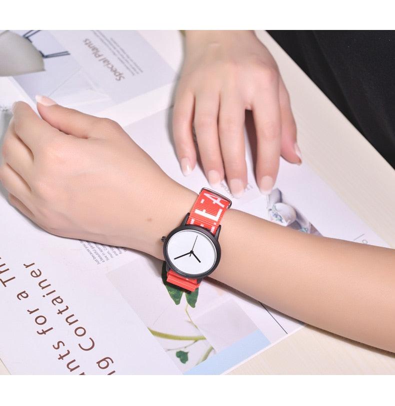 Summer Style Canvas Women Quartz Watch New Fashion Casual Wristwatches Woman Outdoor Unisex Watches Casual Sports Wrist Watch With Nylon Strap Elegant Design