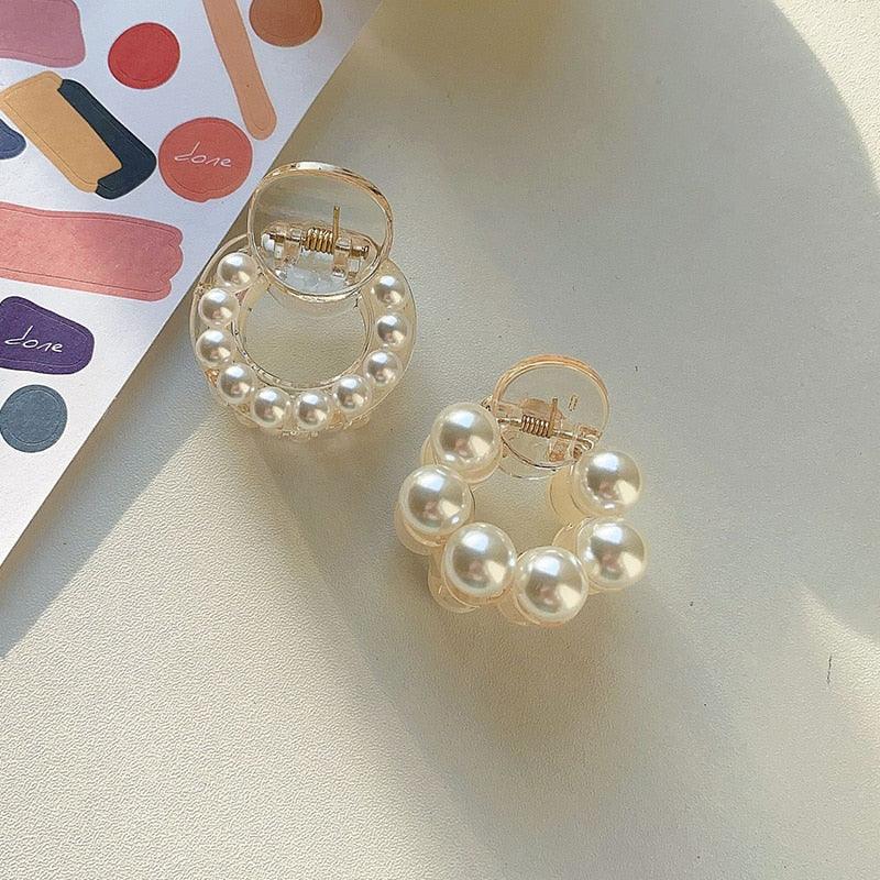 Sweet Mini Round Pearl Hair Clips for Women Girls Hair Claw Chic Barrettes Claw Crab Hairpins Styling Gorgeous Fashion Hair Accessories For Women