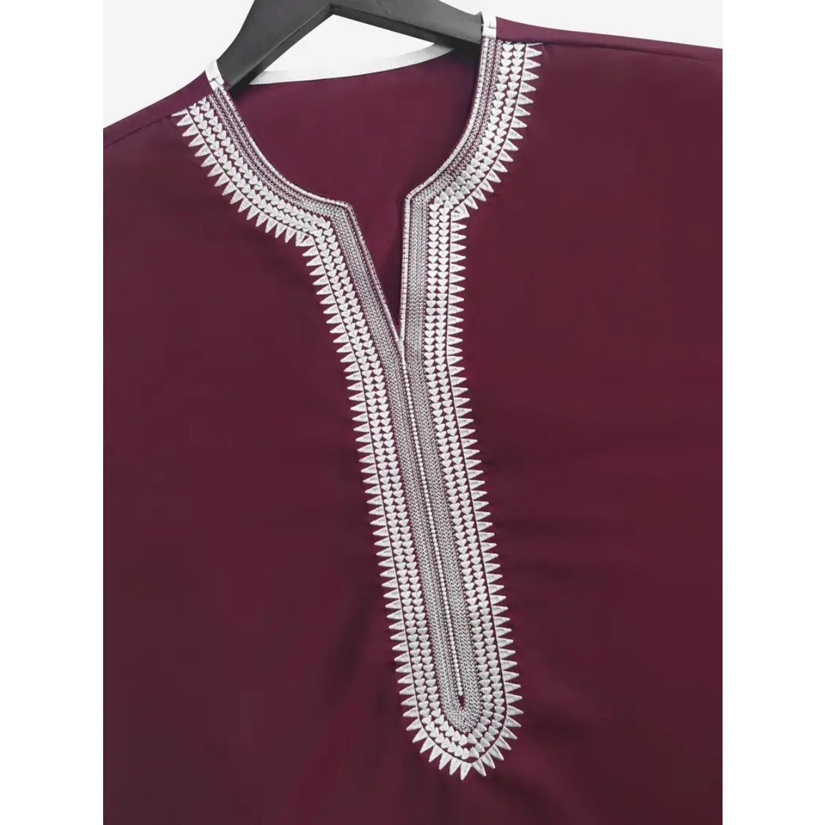 V-Neck Geometric Stitching Embroidered Medium Short Sleeve Muslim Robe Thobe (MT030)
