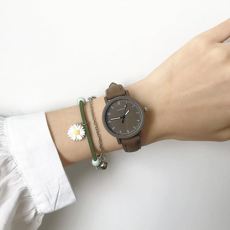 Vintage Leather Simple Women Watches Fashion Quartz Watch Wristwatches Retro Casual Watches Brown Leather Classic Analog Quartz Fashion Simple Ladies Quartz Watches